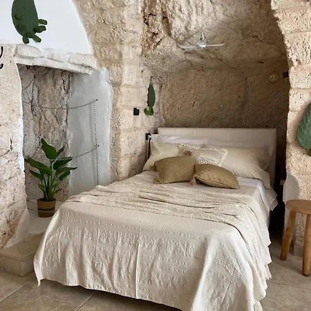 Lamar - A Charming Medieval Grotta * Ostuni
