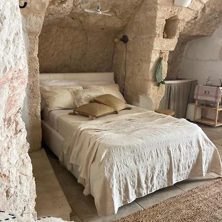Lamar - A Charming Medieval Grotta * Ostuni