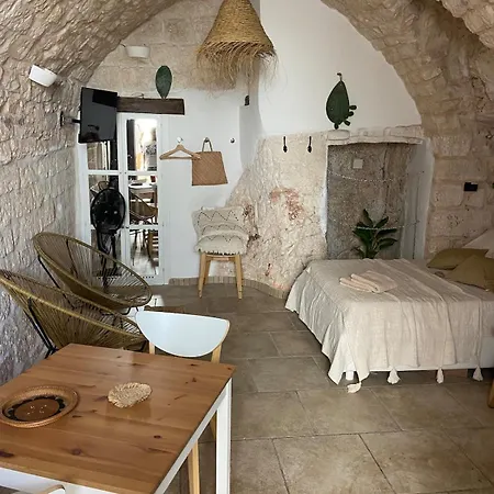 Lamar - A Charming Medieval Grotta Ostuni